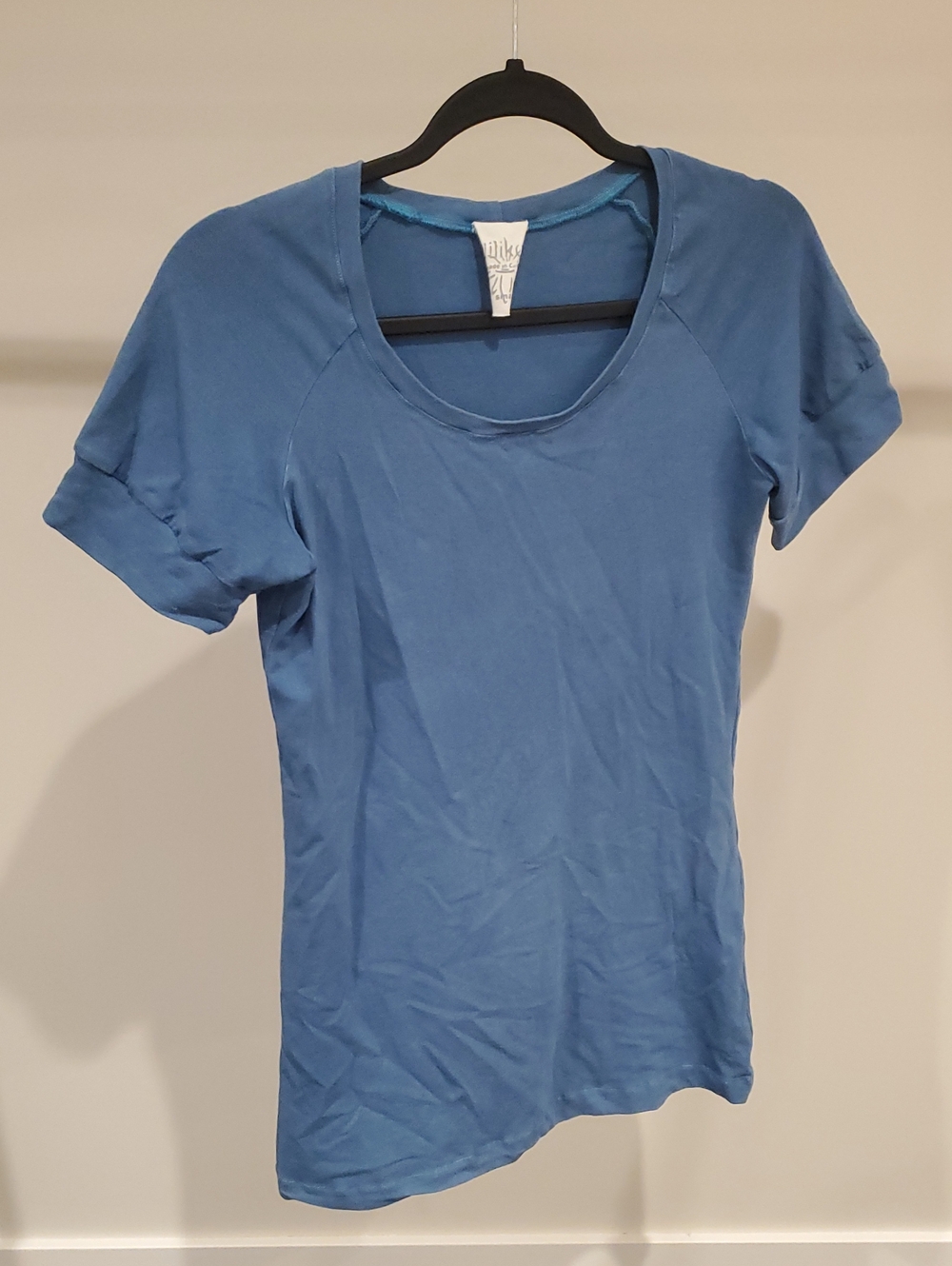 Lilikoi - Women’s Blue Scoop Neck Short Sleeve Top